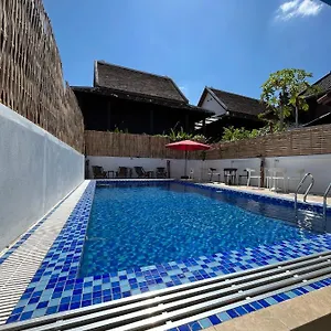 招待所 Little Friendly And Swimming Pool, 琅勃拉邦