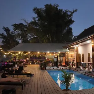 旅馆 Funny Riverside Backpackers, 琅勃拉邦