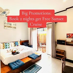 Museum & Travel Hotel